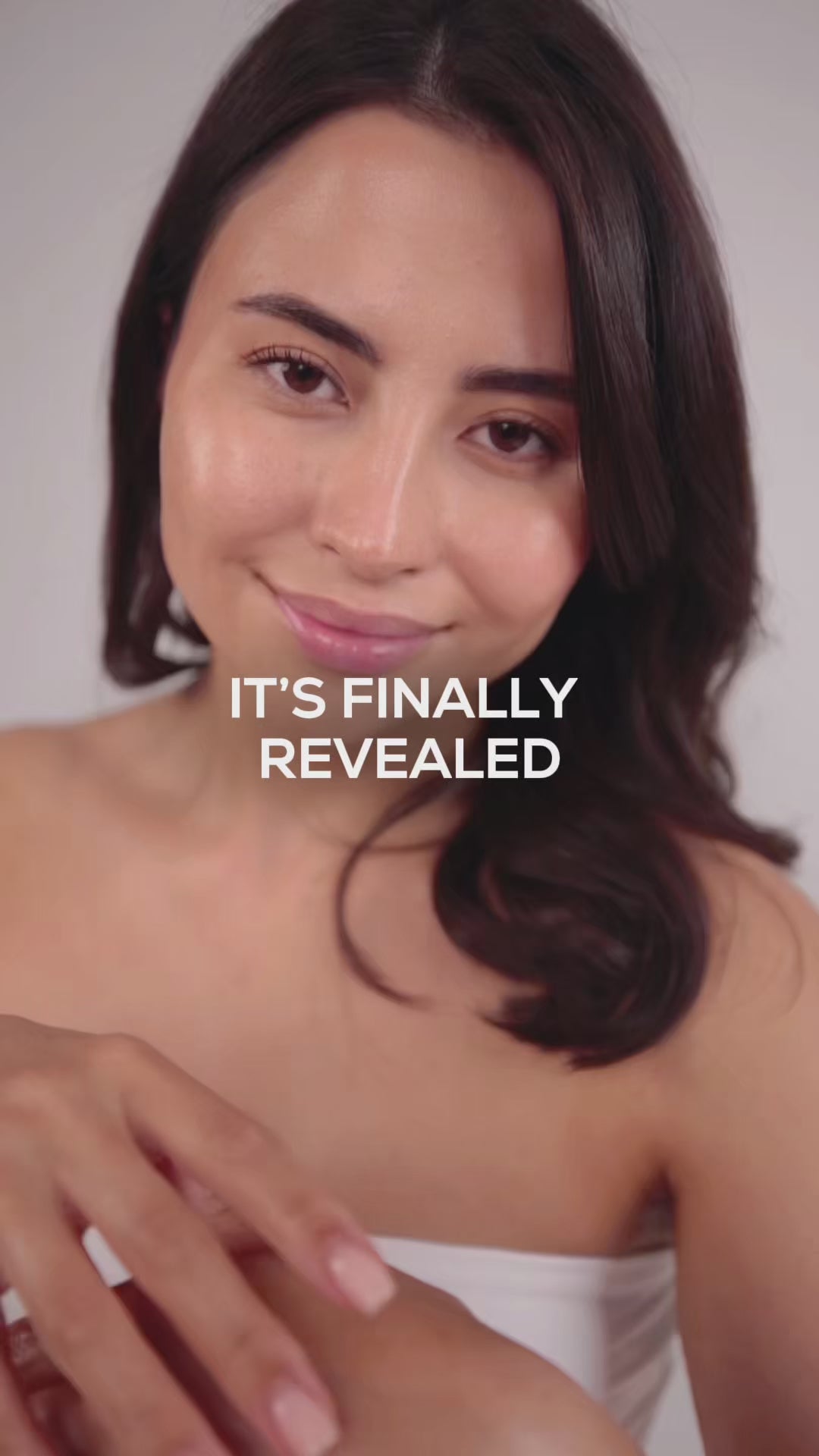 GLOWING SPF50+ LAURA ZACKARYA™ UVA/UVB | TINTED SUNSCREEN P++++